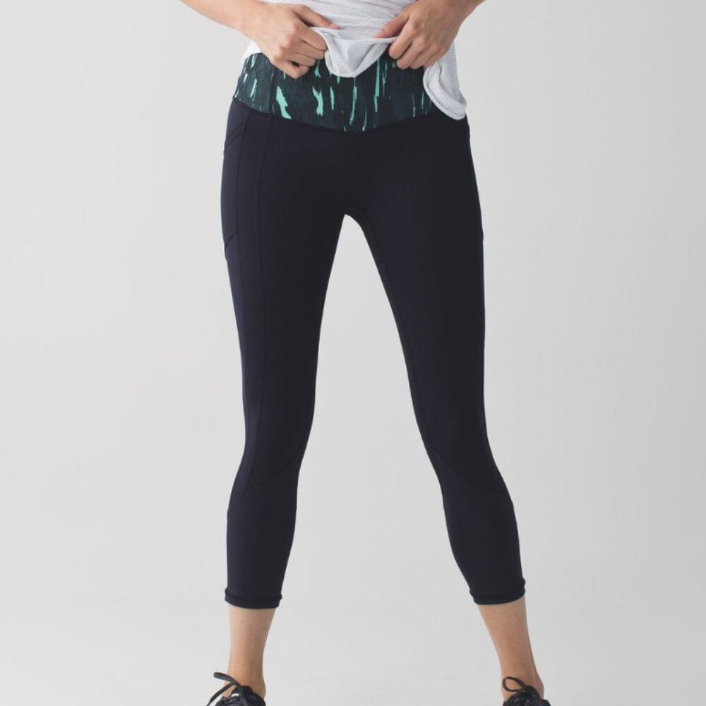 Women's Black Cropped Leggings